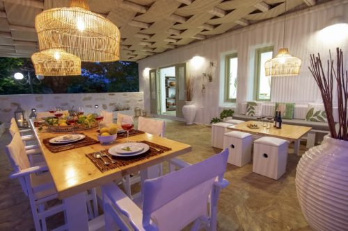 ARETHOUSA-77 800x533